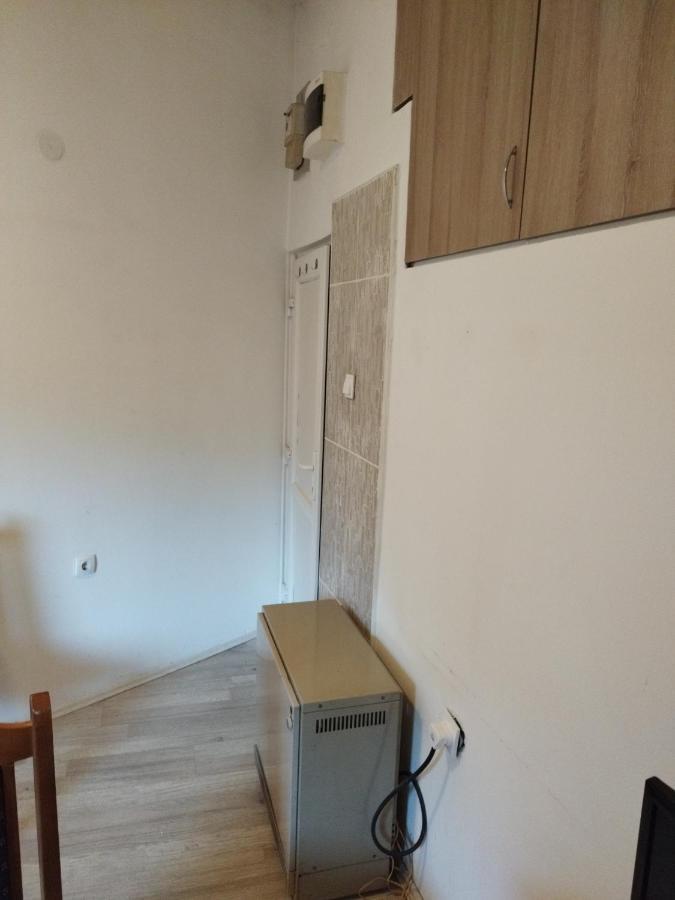 Small Apartment Private Bathroom Strong Wi-Fi Belgrade Extérieur photo