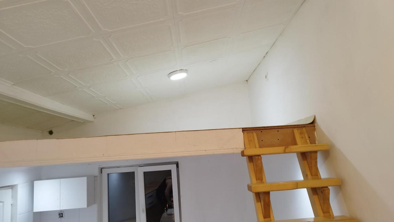 Small Apartment Private Bathroom Strong Wi-Fi Belgrade Extérieur photo