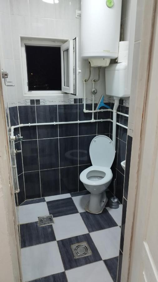 Small Apartment Private Bathroom Strong Wi-Fi Belgrade Extérieur photo